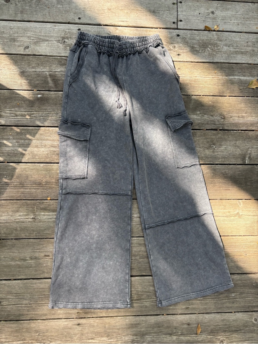 Gray Wide-Leg Cargo Pants - Sweat pants material